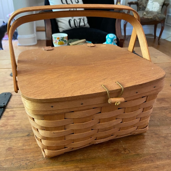 Longaberger | Kitchen | 995 Longaberger Picnic Basket With Lid | Poshmark